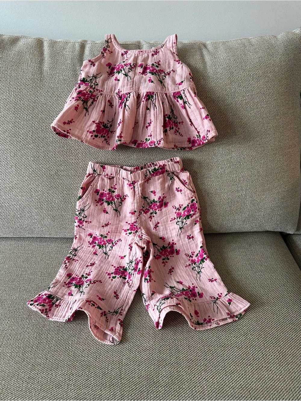GAP Pink Floral Ruffle Pajama Set 12-18 mos